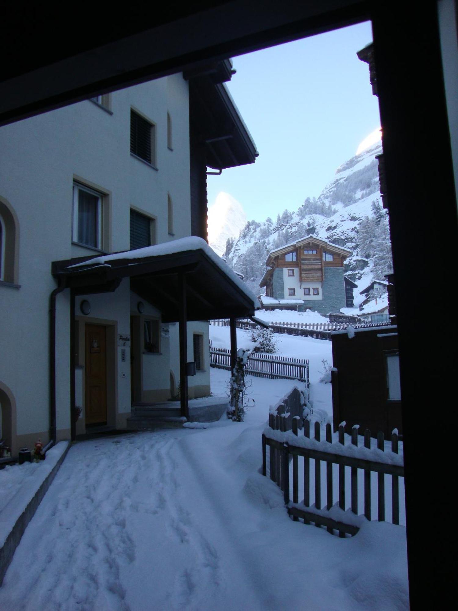 Haus Perelia C Apartment Zermatt Bagian luar foto