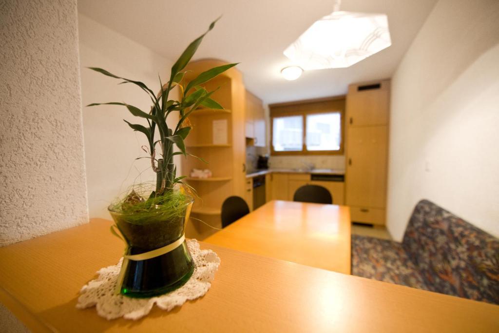 Haus Perelia C Apartment Zermatt Ruang foto